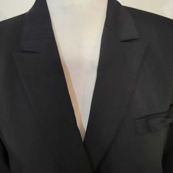 Tahari women's black pin striped blazer with bows on pockets size 10 - Picture 8 of 9